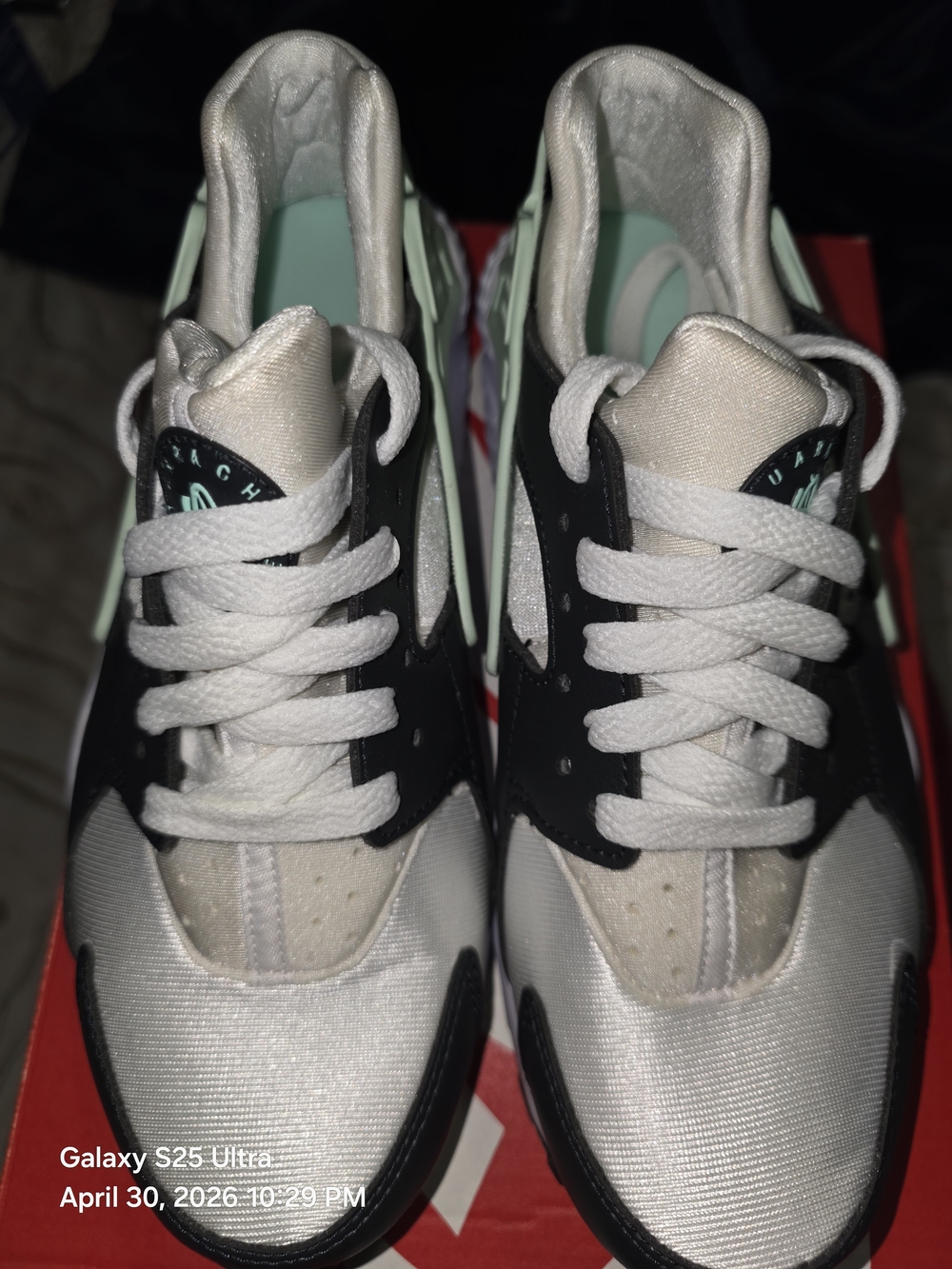 Nike GS Huarache Run Trainers in White Mint Foam Off Nior. New In Box. 5.5Y/ 7W